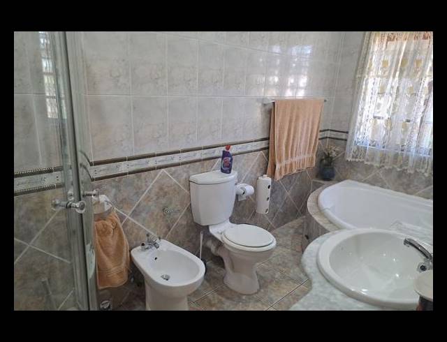 4 BEDROOM FREEHOLD FOR SALE IN LINMEYER